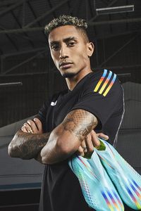 Arte com foto do Raphinha