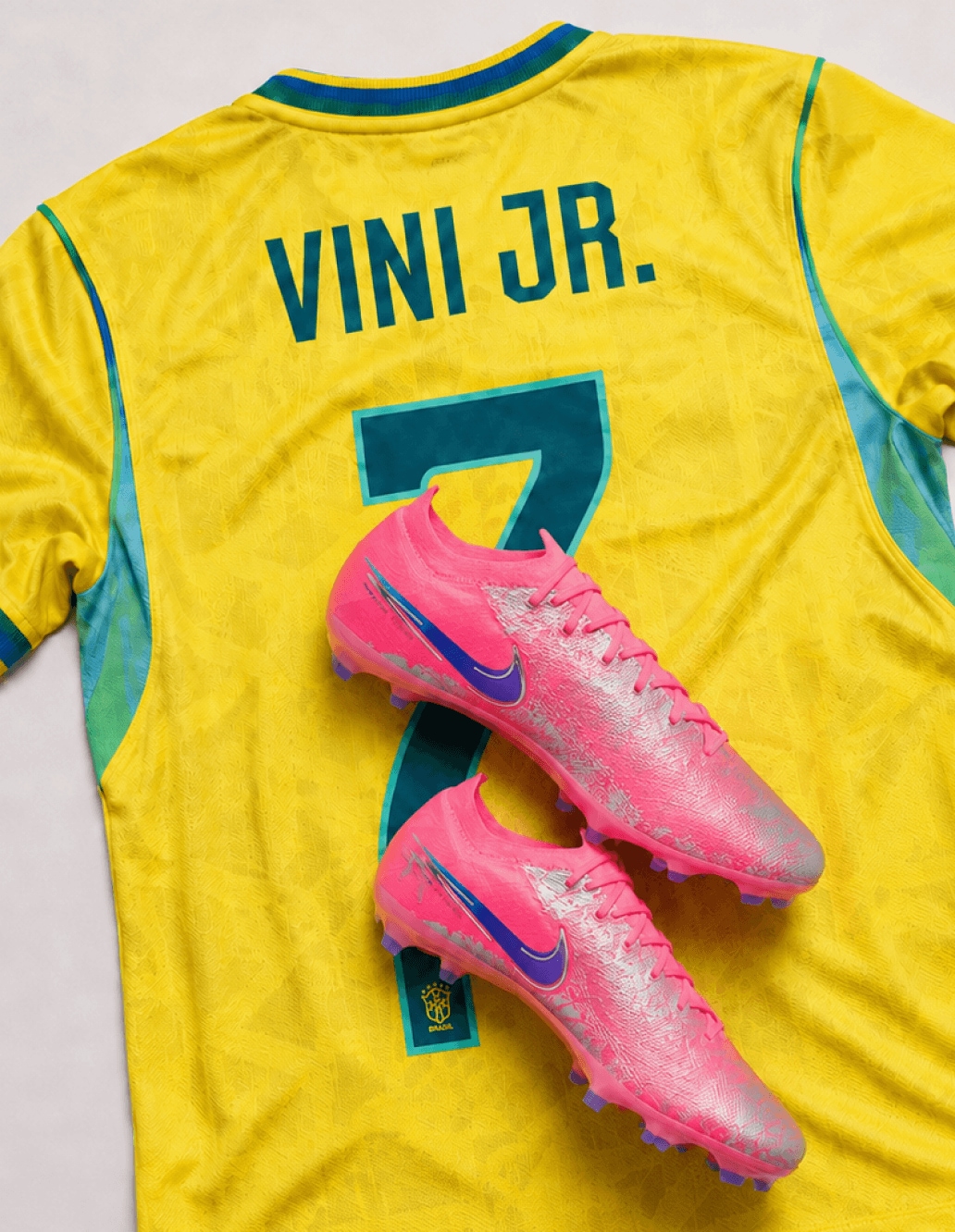 Camisa e Chuteira Vini Júnior